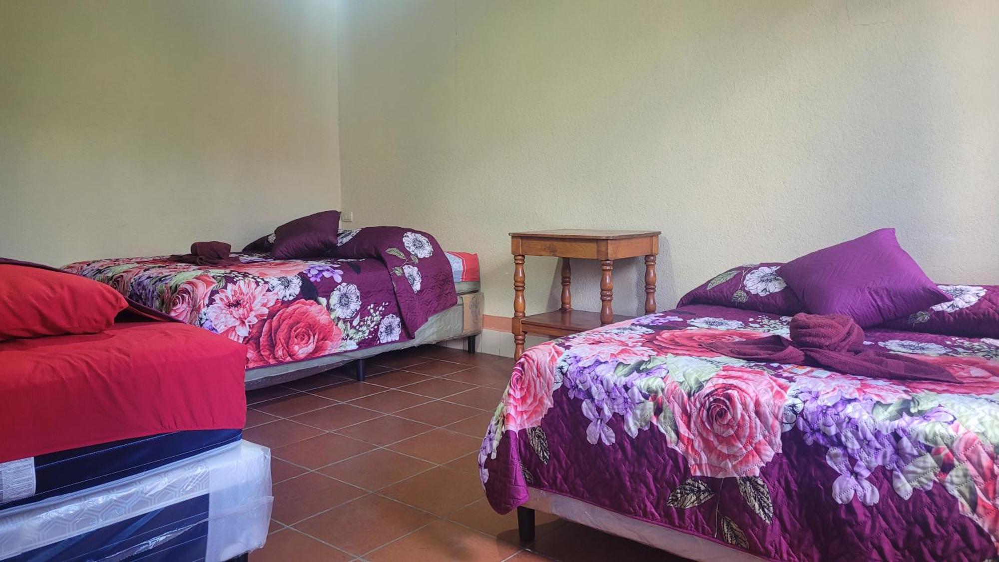 Hostal Sweet Dreams Panajachel Exterior photo