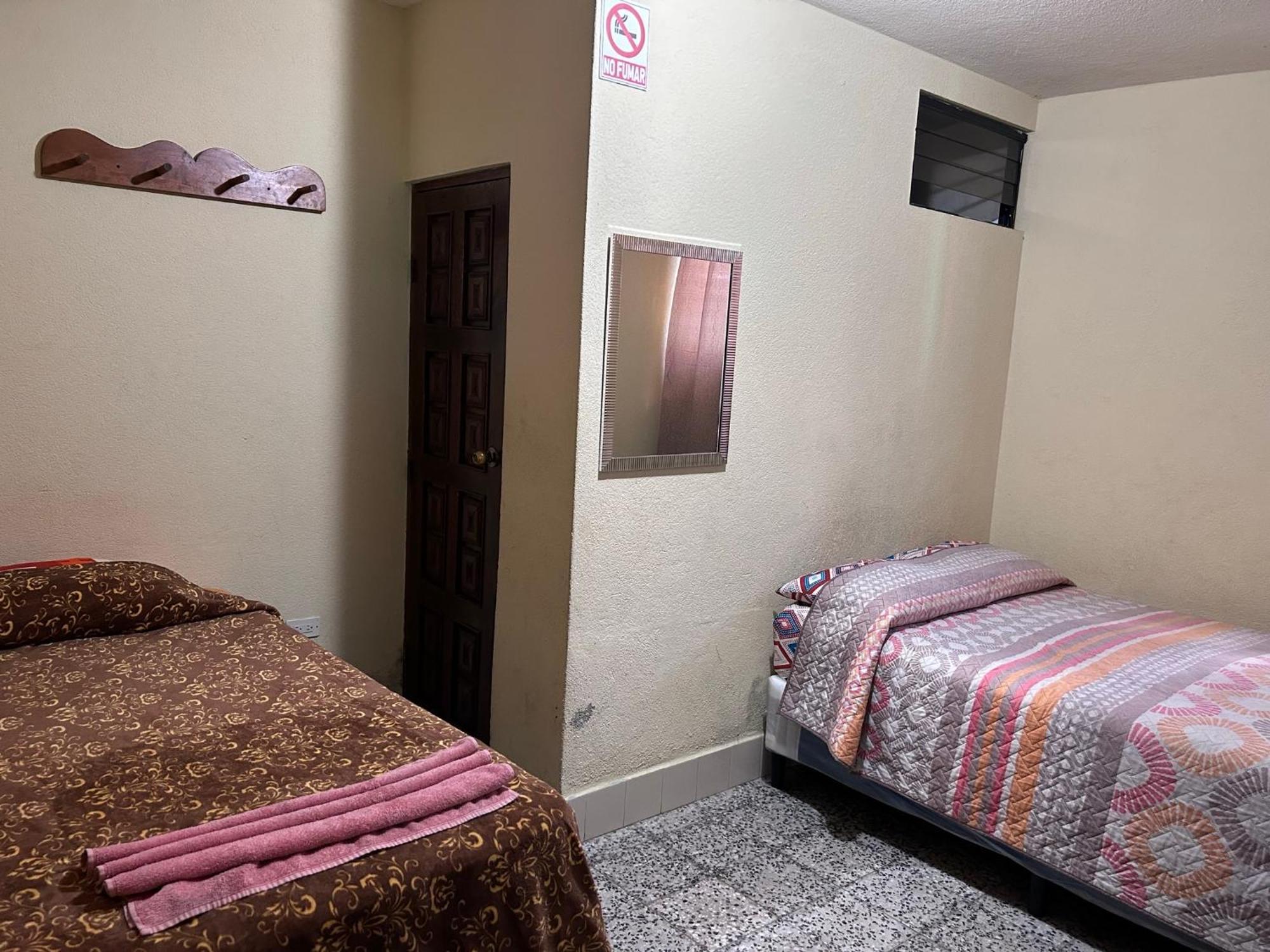 Hostal Sweet Dreams Panajachel Exterior photo